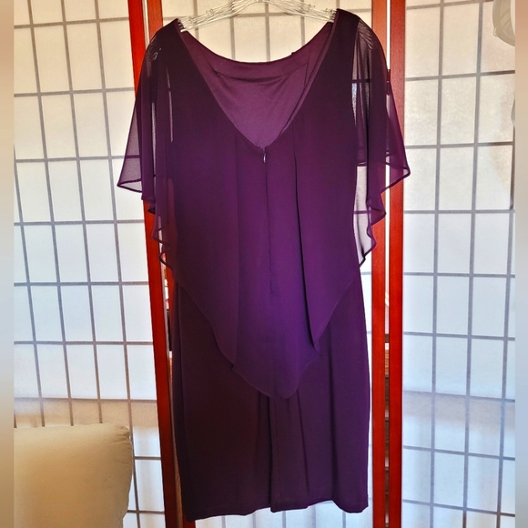 Deep Purple/Prune Formal Dress Size 6 - Picture 4 of 10